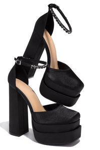 GIGI Platform Heels - Black